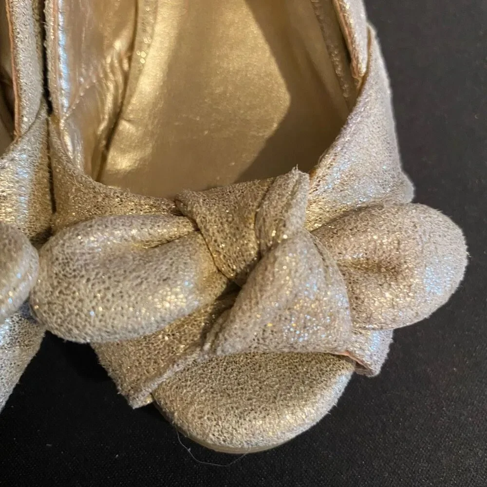 Joyfolie Toddler’s Gold Sparkle Sling Back High Heel Dress Shoes Size 9